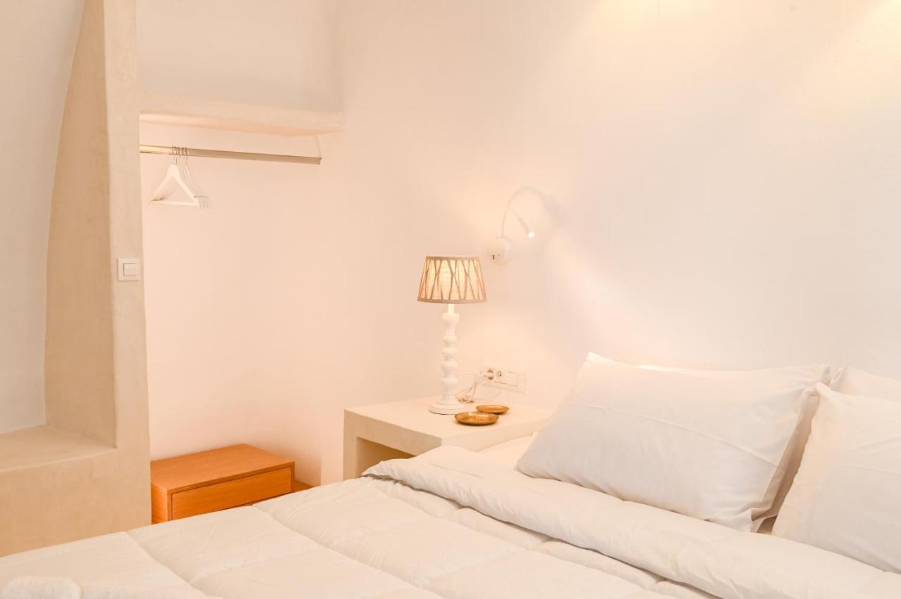 Three Bells Suites Firostefani Exteriör bild