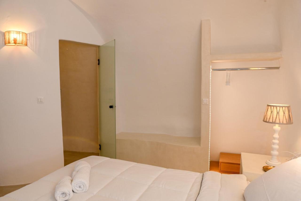Three Bells Suites Firostefani Exteriör bild